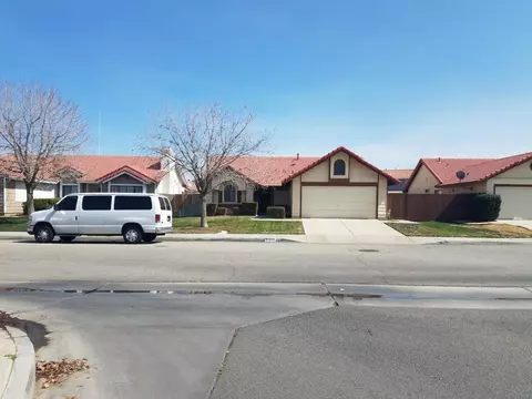 43038 E 11th St, Lancaster, CA 93535 photo 1
