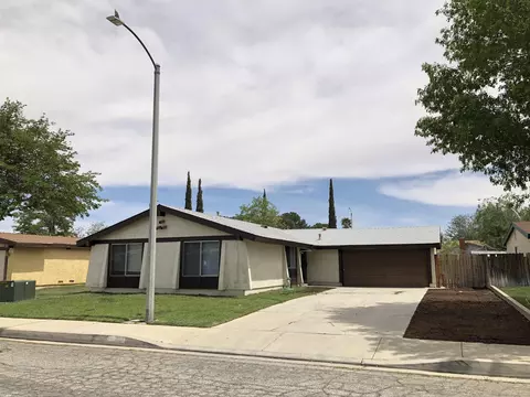 44260 Raysack Ave, Lancaster, CA 93535 photo 2