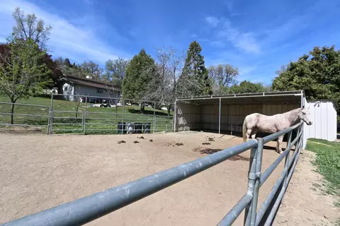 28060 Cumberland Rd, Tehachapi, CA 93561 photo 39