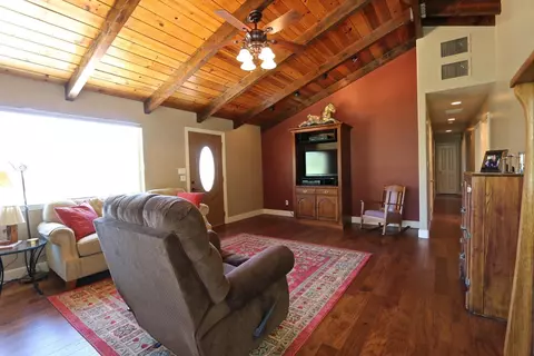 28060 Cumberland Rd, Tehachapi, CA 93561 photo 11