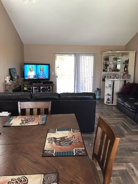 36807 Royce Court Ct E, Palmdale, CA 93552 photo 4