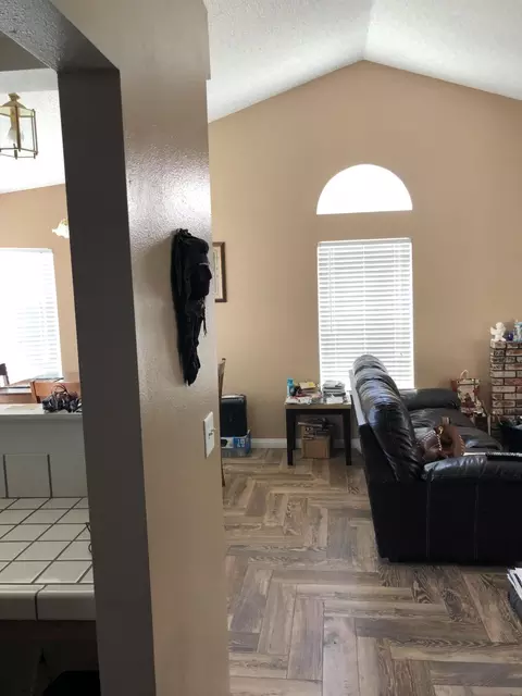 36807 Royce Court Ct E, Palmdale, CA 93552 photo 3