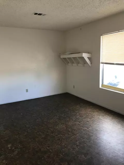 535 E Ivesbrook St, Lancaster, CA 93535 photo 7