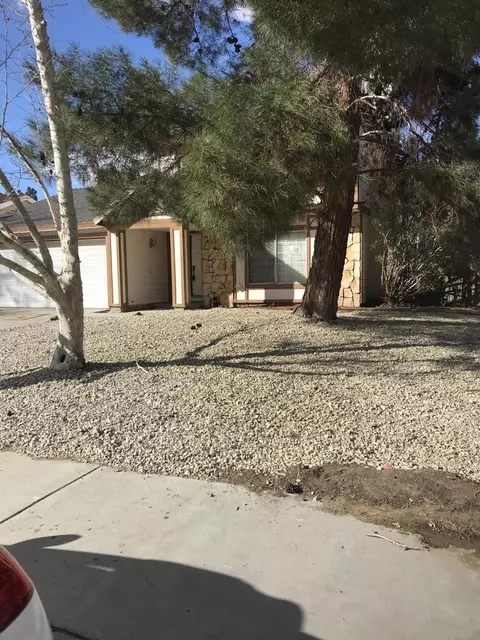 535 E Ivesbrook St, Lancaster, CA 93535 photo 2