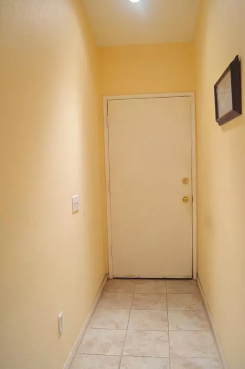 37439 Lilacview Ave, Palmdale, CA 93550 photo 2