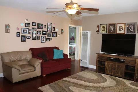 19941 Luana Dr, Tehachapi, CA 93561 photo 11