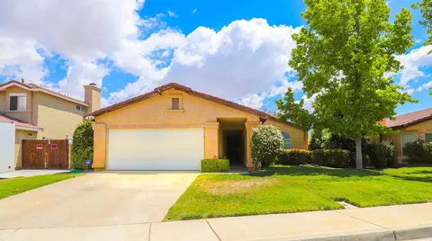 43808 Fallon Dr, Lancaster, CA 93535 photo 1