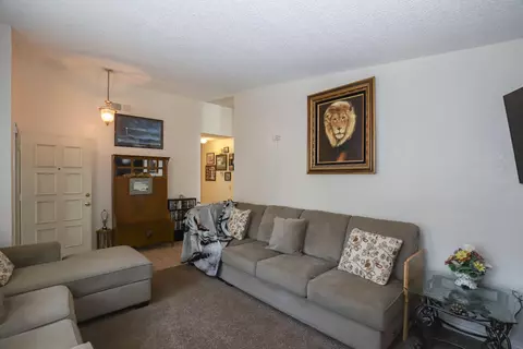 43808 Fallon Dr, Lancaster, CA 93535 photo 6