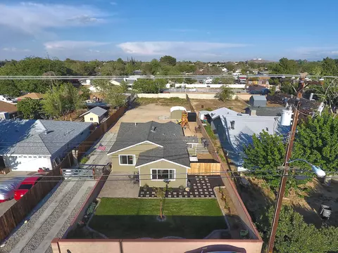 42444 W 55th St, Lancaster, CA 93536 photo 2