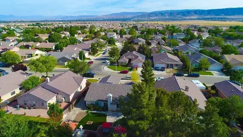 6307 Treehaven Ct, Lancaster, CA 93536 photo 9