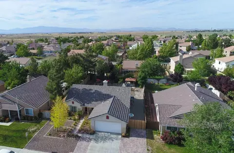6307 Treehaven Ct, Lancaster, CA 93536 photo 4