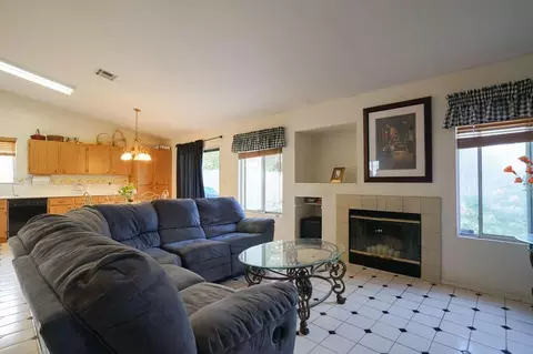 6307 Treehaven Ct, Lancaster, CA 93536 photo 27