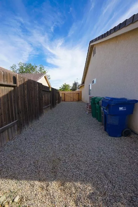 6307 Treehaven Ct, Lancaster, CA 93536 photo 16