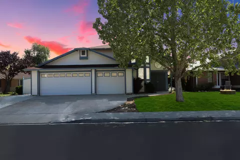 45858 York Pl, Lancaster, CA 93534 photo 2