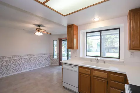 45858 York Pl, Lancaster, CA 93534 photo 6