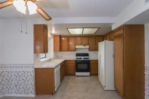 45858 York Pl, Lancaster, CA 93534 photo 9
