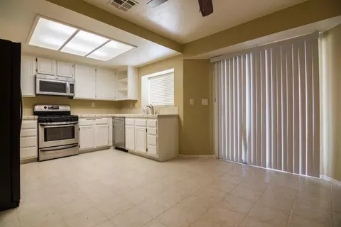 43215 Echard Ave, Lancaster, CA 93536 photo 10