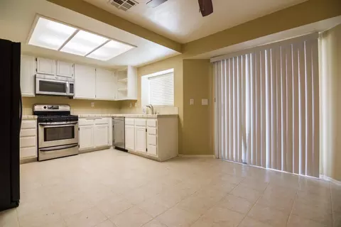 43215 Echard Ave, Lancaster, CA 93536 photo 11