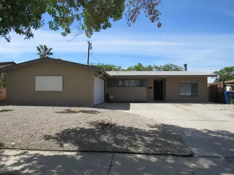344 Landsford St, Lancaster, CA 93535 photo 3
