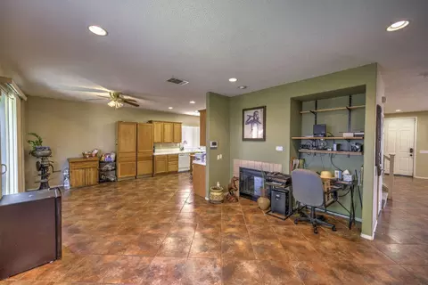 2829 Emerald Ln, Lancaster, CA 93535 photo 11