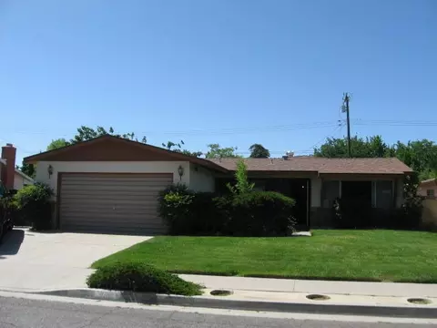 766 Calmae Dr, Lancaster, CA 93535 photo 1