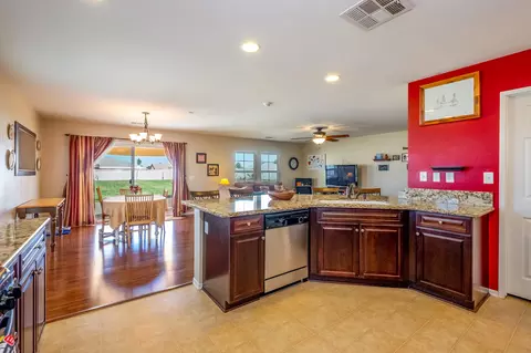 43339 E 16th St, Lancaster, CA 93535 photo 8