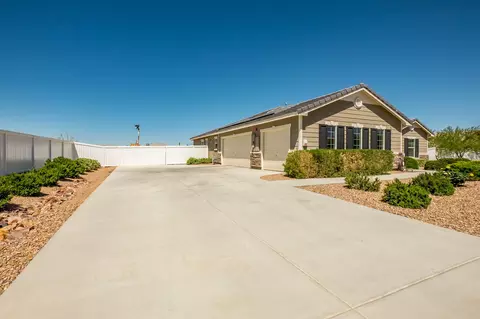 43339 E 16th St, Lancaster, CA 93535 photo 2