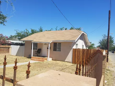 221 W Kettering St, Lancaster, CA 93534 photo 3