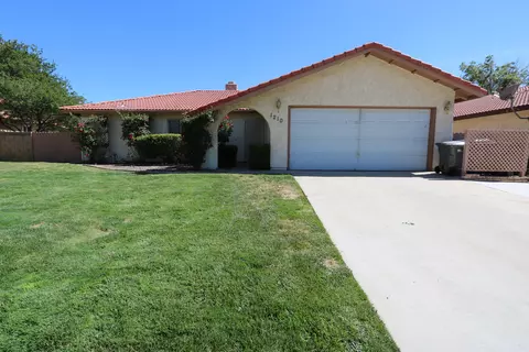 1210 Franklin Ave, Lancaster, CA 93535 photo 3