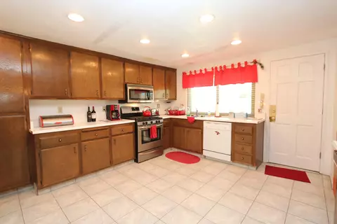 1210 Franklin Ave, Lancaster, CA 93535 photo 6