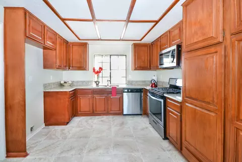36027 E 43rd St, Palmdale, CA 93552 photo 5