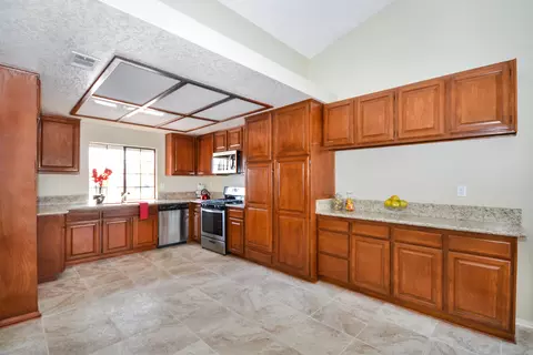 36027 E 43rd St, Palmdale, CA 93552 photo 4