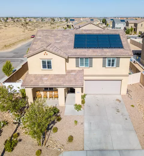43256 Carol Dr, Lancaster, CA 93535 photo 2