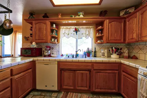 23081 Lakeview Dr, Tehachapi, CA 93561 photo 12