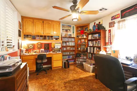 23081 Lakeview Dr, Tehachapi, CA 93561 photo 17
