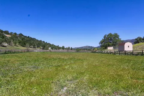 23081 Lakeview Dr, Tehachapi, CA 93561 photo 39