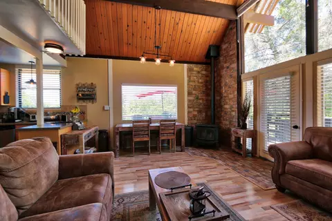 27200 Bear Valley Rd, Tehachapi, CA 93561 photo 3