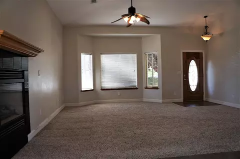 22921 Monroe Ln, Tehachapi, CA 93561 photo 3