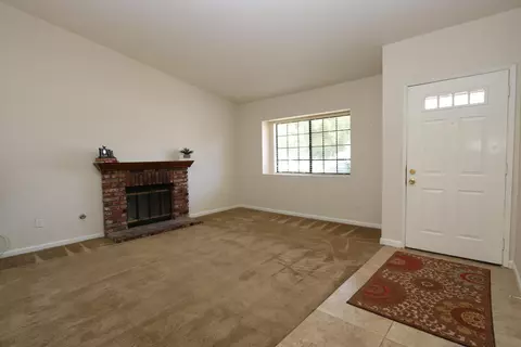 1126 Lightcap St, Lancaster, CA 93535 photo 4