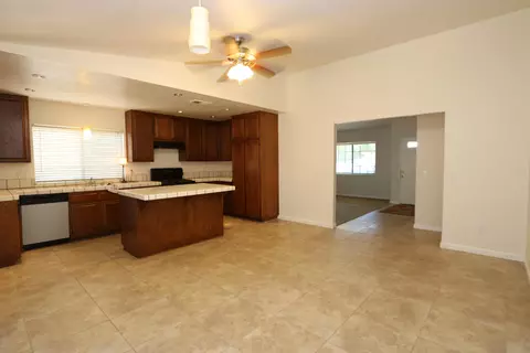 1126 Lightcap St, Lancaster, CA 93535 photo 8