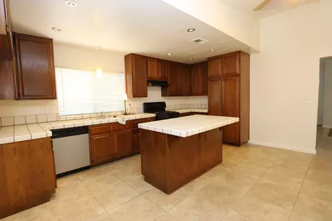 1126 Lightcap St, Lancaster, CA 93535 photo 9
