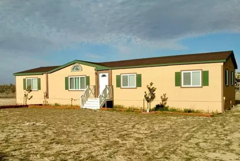 9232 W 60th St, Mojave, CA 93501 photo 1