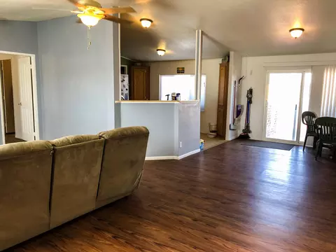 9232 W 60th St, Mojave, CA 93501 photo 3