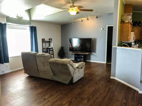 9232 W 60th St, Mojave, CA 93501 photo 4