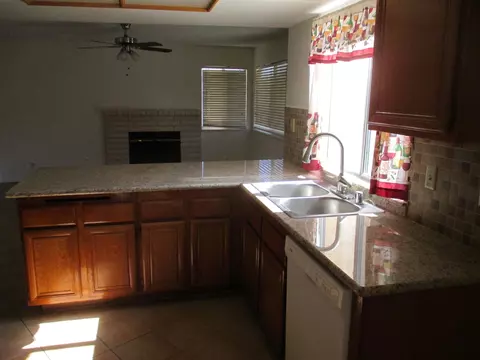 44666 Timothy Ct, Lancaster, CA 93535 photo 5