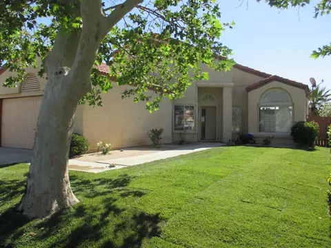 44666 Timothy Ct, Lancaster, CA 93535 photo 2