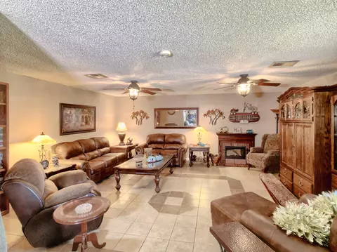 573 E Avenue J1, Lancaster, CA 93535 photo 6