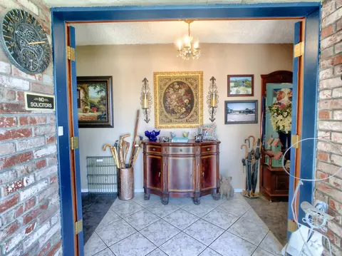 573 E Avenue J1, Lancaster, CA 93535 photo 8