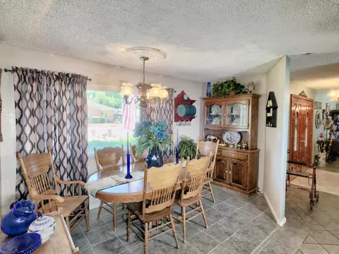573 E Avenue J1, Lancaster, CA 93535 photo 4