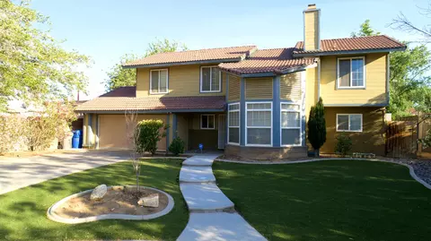 3810 Gem Ct, Lancaster, CA 93536 photo 4